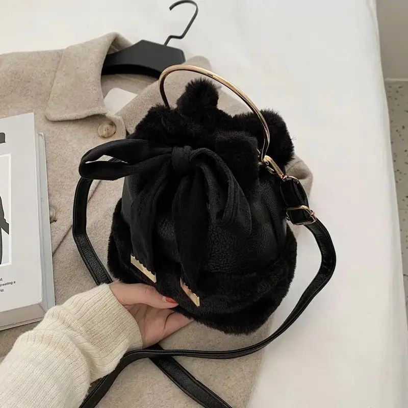 I Live Like a Millionaire! - Drawstring bag